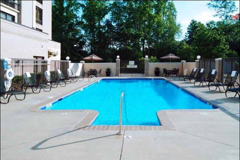 Holiday Inn Express & Suites Alpharetta By Ihg Bagian luar foto